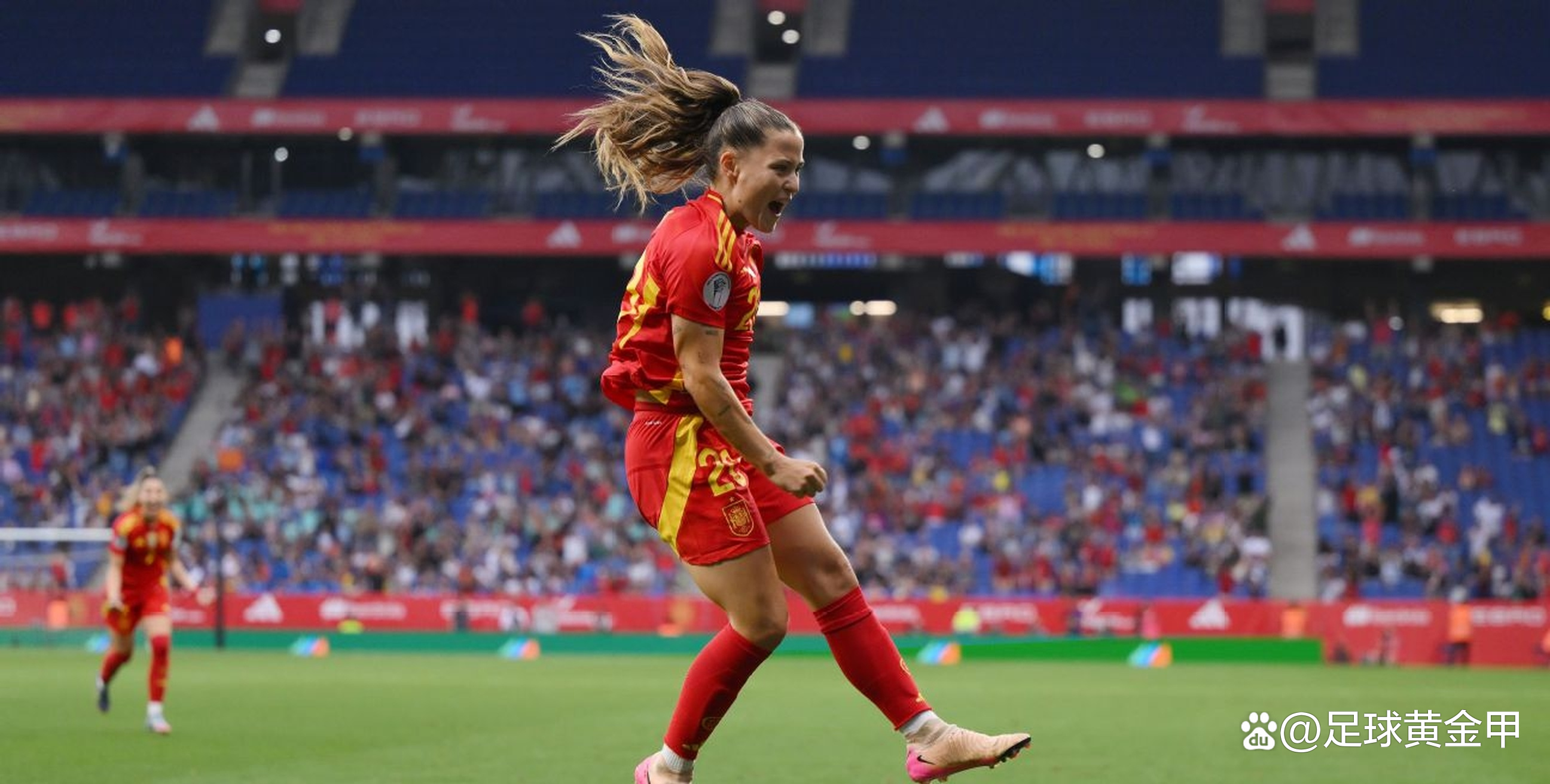 西班牙足球女队轻松取胜，晋级四强