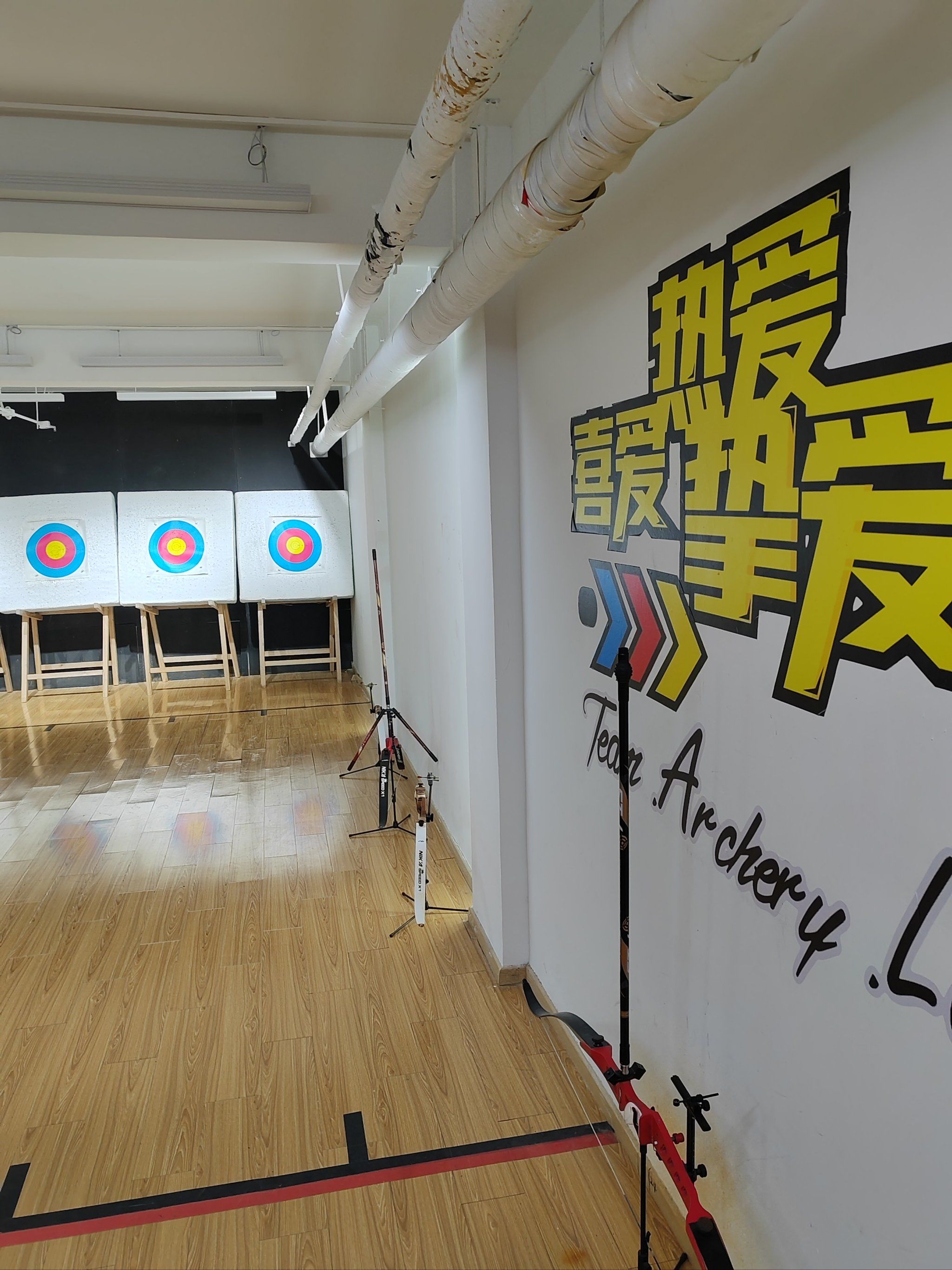 教练团队精心布置，期待球队在客场获得胜利的简单介绍