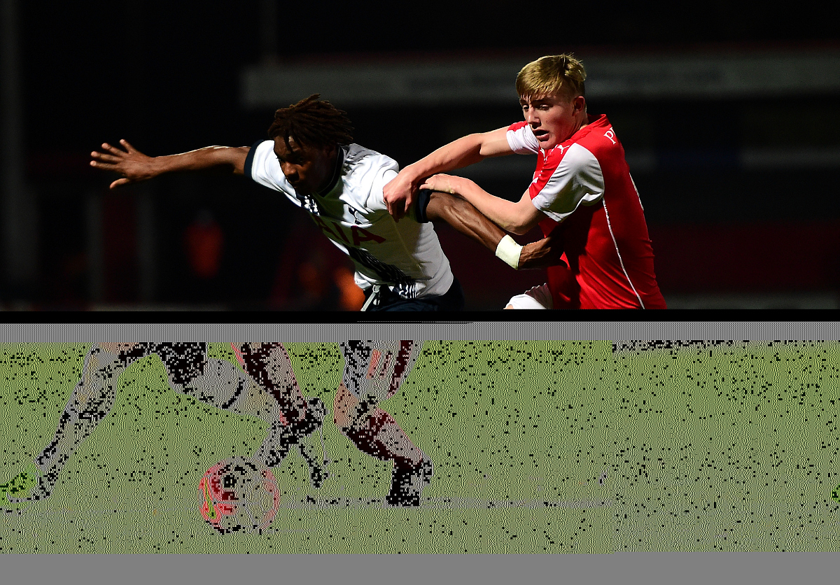 紧张刺激的比赛，球员们奋力拼搏