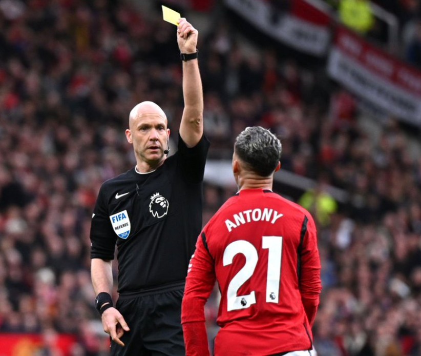 曼联战术失误频频，折损战术犹疑的简单介绍