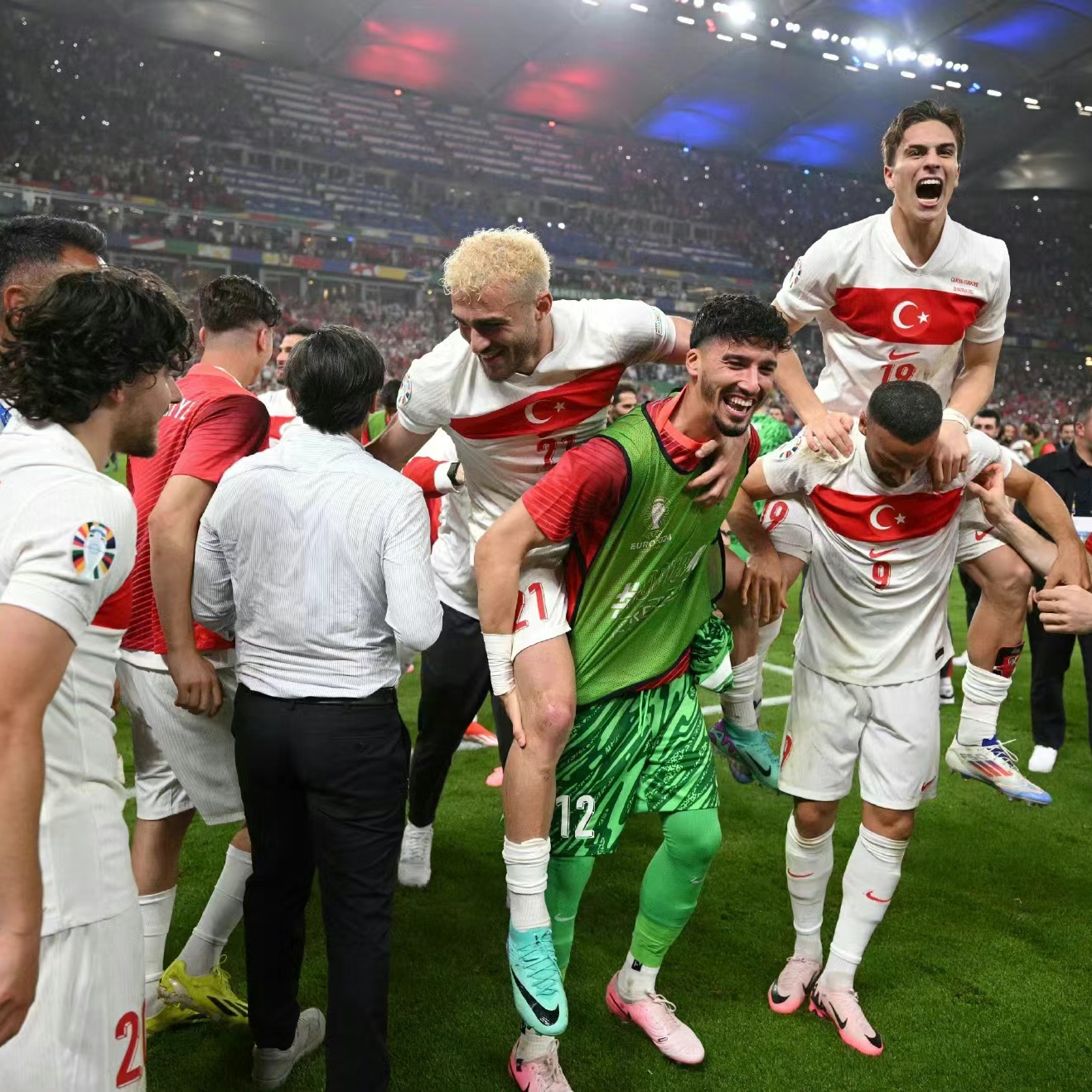 包含欧洲杯预选赛：奥地利势不可挡，三轮全胜领跑A组的词条