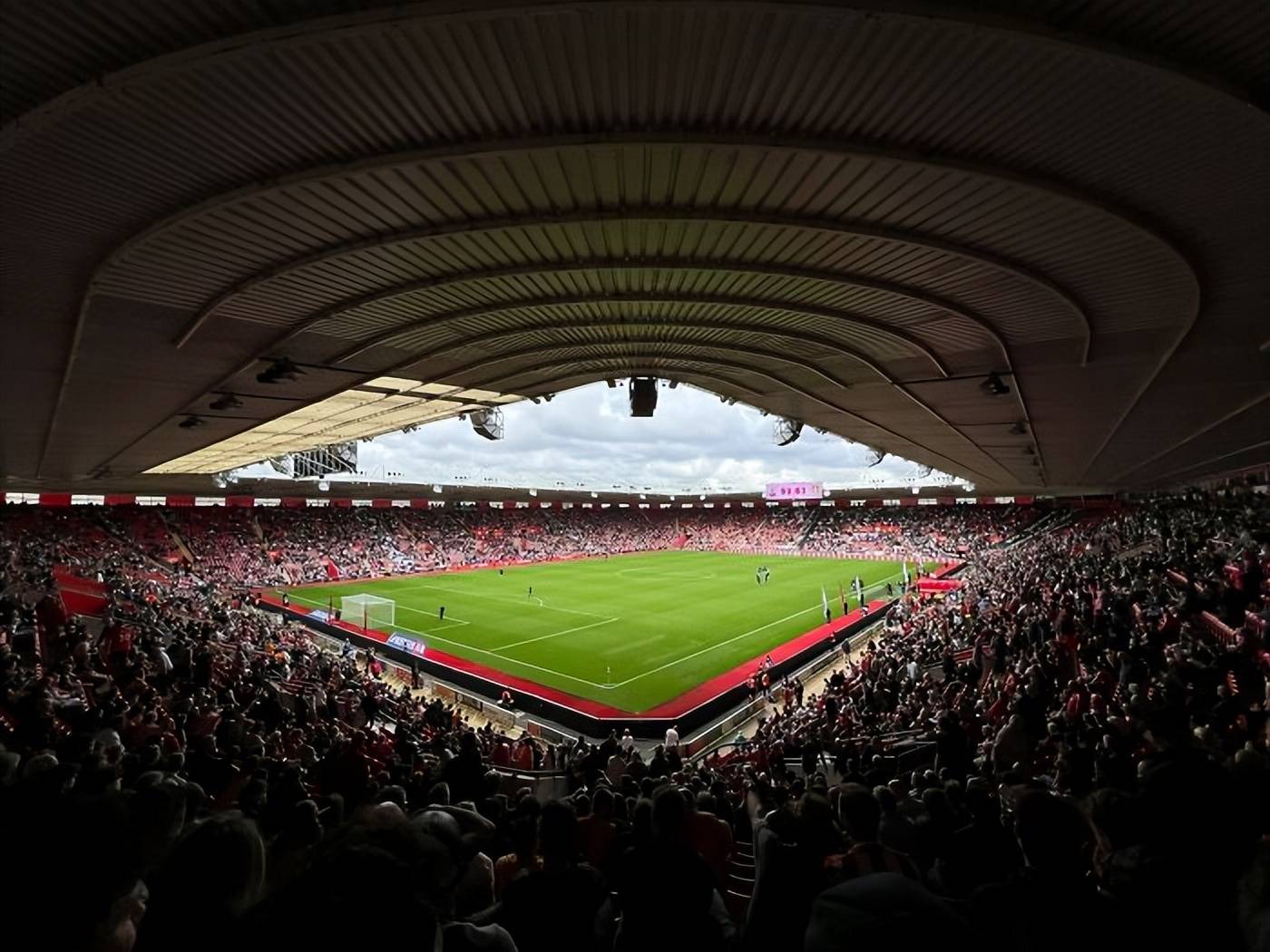 体育竞技激情燃烧,球场战况白热化 体育竞技激情燃烧,球场战况白热化