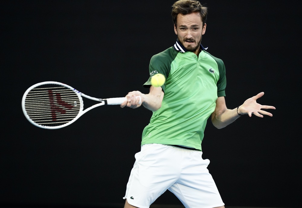 德国网球队险胜澳大利亚网球队，梅德韦杰夫关键制胜的简单介绍