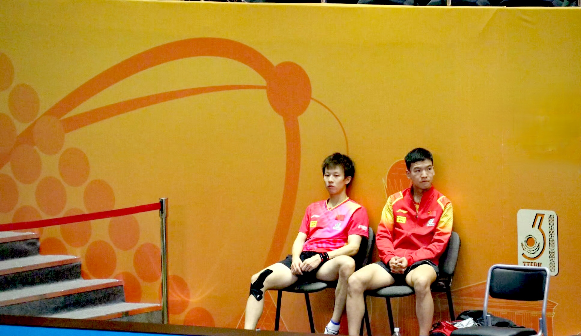 英格兰队轻取波兰队，林高远点燃赛场的简单介绍