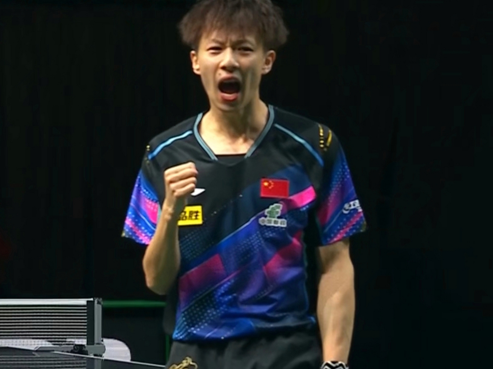 英格兰队轻取波兰队，林高远点燃赛场的简单介绍