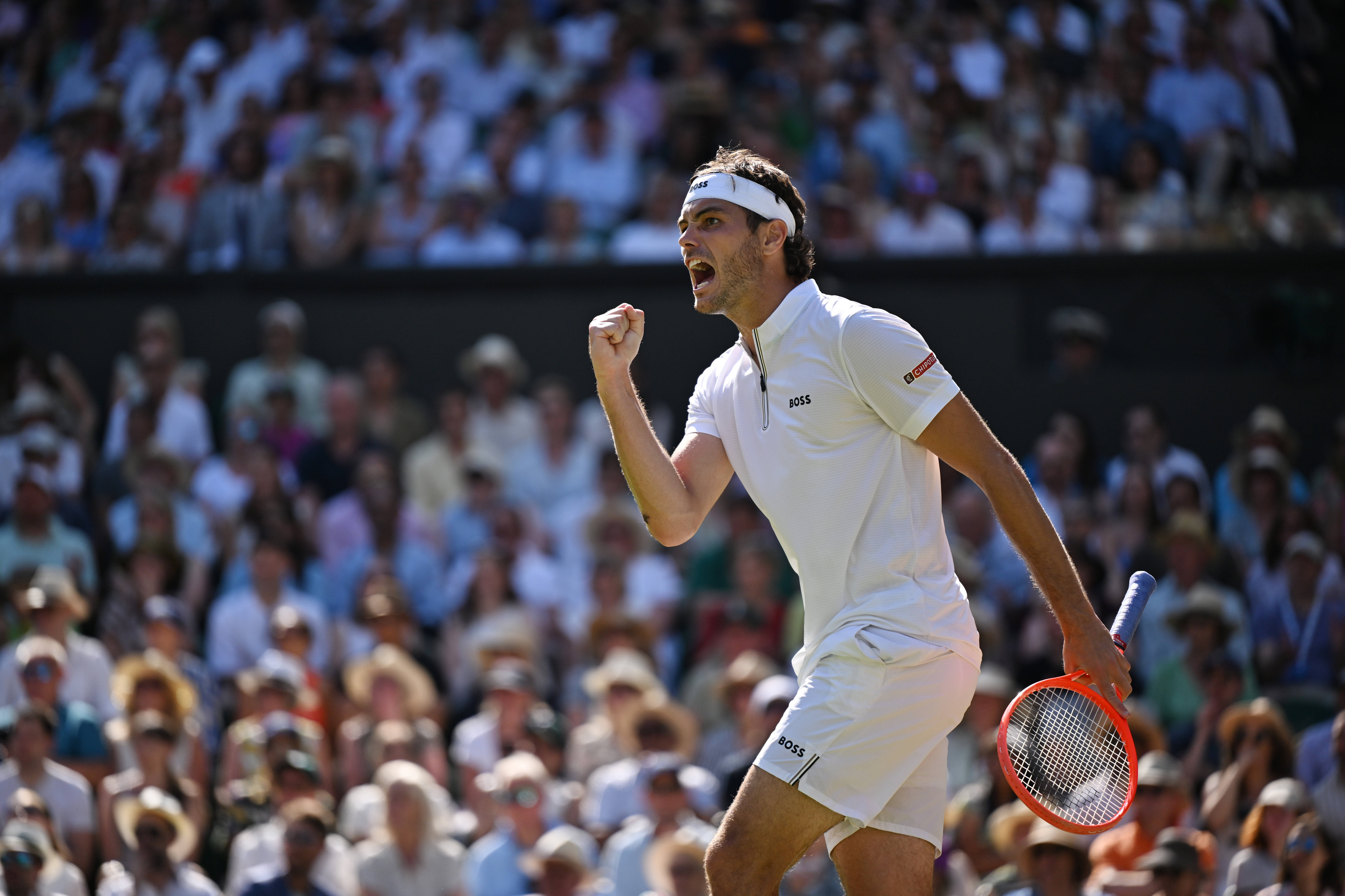 温网完胜美网,阿尔卡拉斯点燃赛场 温网完胜美网,阿尔卡拉斯点燃赛场