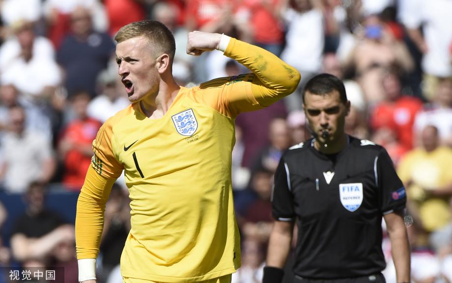 瑞士逆转荷兰，皮克关键制胜