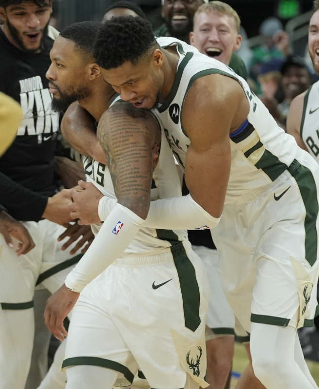 关于新疆队绝杀浙江队，利拉德统治全场的信息